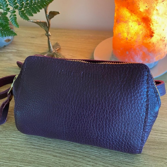 💜 Portland Leather Deep Purple Plum Crossbody Belt Bag 💜 - Picture 7 of 12